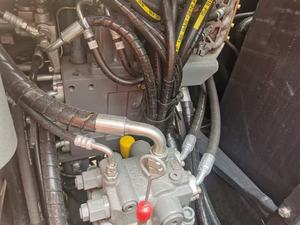 รถขุดฮิตาชิ ZX130-6A ขนาด 13 ตัน พร้อมบุ้งกี๋ขุดดิน เครื่องจักรกลเคลื่อนย้ายดินมือสอง - Product Image 4