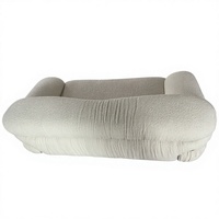 Wolkenähnliches Bouclé-Sofa, 3-Sitzer Modernes Minimalistisches Polstersofa mit Geschwungenen Armlehnen & Metallakzenten für Wohnzimmer
