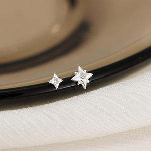S999 Sterling Silver Mini Boucles D'oreilles Asymétriques Starlight Oreille Pôle Dormir Gratuit Unique Niche Design Pied Argent Goutte - Product Image 3