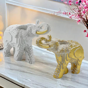 Figurine d'éléphant marchant en résine époxy de luxe léger, bloc de construction artistique pour le salon, meuble TV, décoration créative pour la maison - Product Image 1