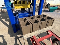 Machine à fabriquer des briques creuses en béton semi-automatique QT4-24, ligne de production de blocs solides en ciment pour l'Afrique, très demandée