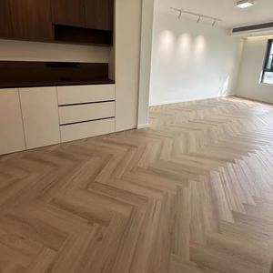 Plancher SPC Seven Shandong 8 mm, imperméable, moderne, à clic, avec des caractéristiques anti-rayures et écologiques - Product Image 4