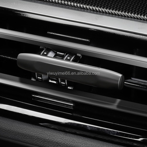 Difusor de Coche de Cuero de Lujo con Aroma Duradero y Intenso, Perfume Personalizado para Coche con <span class=keywords><strong>Flujo</strong></span> de Aire, Hecho de Aleación Premium - Product Image 6