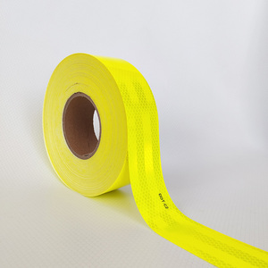 Ruban de marquage de sécurité <span class=keywords><strong>rétro</strong></span> réfléchissant DOT C2 micro prismatique haute intensité PMMA <span class=keywords><strong>jaune</strong></span> vert fluorescent - Product Image 4