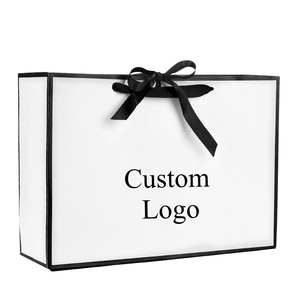 Sacs d'emballage promotionnels en papier kraft classiques de luxe faits à la main avec poignées, imprimés sur mesure par Heada - Product Image 1