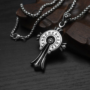 Punk <span class=keywords><strong>Rock</strong></span> protestant jésus religieux croix étanche Pvd acier inoxydable mode bijoux pendentifs colliers pour hommes en gros - Product Image 2