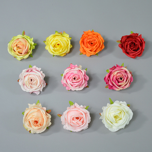 Testa di Rosa Decorativa in Seta Artificiale Multicolore, Elegante Accessorio per Matrimoni, Decorazione per Location o Casa - Product Image 6