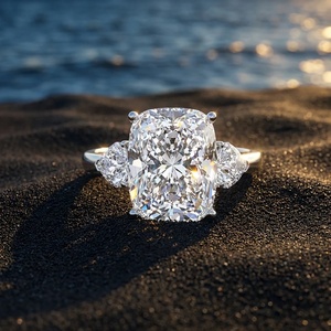 Bague Triologie avec coussin allongé et diamant en forme de cœur - Or 9k, 14k, 18k - Product Image 1