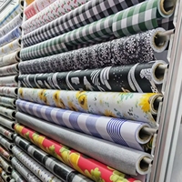 Nappe en vinyle imprimée florale imperméable à prix d'usine, rouleau de nappe en PVC pour la salle à manger domestique