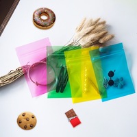 En stock, 4 couleurs, sacs d'emballage en plastique translucides refermables de petite taille pour boucles d'oreilles, épingles à cheveux, bijoux