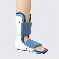 Attelle d'immobilisation de la cheville post-opératoire respirante et légère avec fermeture auto-agrippante pour le soutien à la rééducation