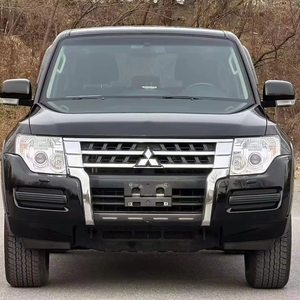 <span class=keywords><strong>PAJERO</strong></span> V93 d'<span class=keywords><strong>occasion</strong></span> 4x4 essence, SUV <span class=keywords><strong>4</strong></span> roues motrices, conduite à gauche, 5 places, 5 portes, véhicule tout-terrain à vendre - Product Image 1