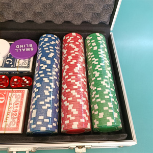Ensemble de 300 jetons de poker ABS de 11,5 g avec étui, écologiques et durables, comprenant des dés Bluetown PC-300 - Product Image 6
