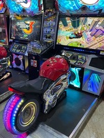 Simulateur d'arcade de course de moto dynamique à 2 joueurs, jeu de course de compétition à monnayeur avec distribution de tickets pour parcs d'attractions intérieurs