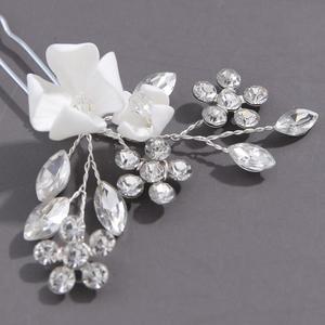Parure de pinces à cheveux romantiques pour mariée, style bohème, faites à la main, accessoires dorés avec fleurs en argile polymère, perles et cristaux - Product Image 4