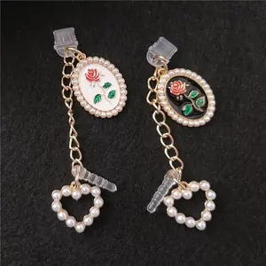 Perle Rose bouchon anti-poussière breloque Kawaii bouchon Anti-poussière prise de Port de Charge pour iPhone14 Type C Protection contre la poussière écouteur <span class=keywords><strong>Jack</strong></span> bouchon - Product Image 3