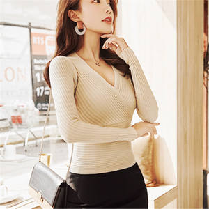 Il maglione a maniche lunghe con filetto Super popolare di quest'anno, croce scollata a V profonda, Sexy e gentile convivono - Product Image 1