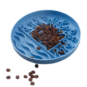 Tapis de léchage pour animaux de compagnie en silicone de qualité alimentaire, ensemble de tapis de léchage pour chien à alimentation lente pour soulager l'anxiété, logo personnalisé OEM, sans BPA, lavable, vaisselle pour animaux de compagnie - Product Image 1