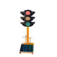 Feux de signalisation routière rouges et verts, feux indicateurs piétonniers mobiles à quatre côtés, feux d'avertissement LED de sécurité pour les intersections