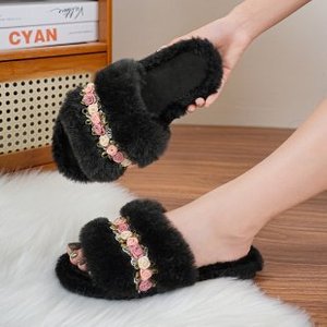 Chaussons d'intérieur doux et confortables pour femmes, version coréenne, à bout ouvert, antidérapants, en peluche perlée, à semelle épaisse, pour l'automne - Product Image 3