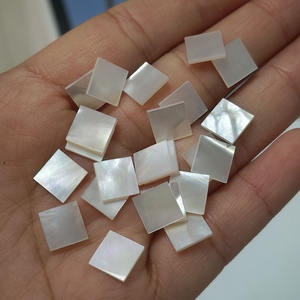 Écailles de nacre blanche carrées 8x1mm, pierres précieuses naturelles pour la fabrication de bijoux - Product Image 2