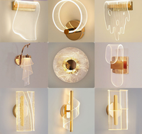 Applique murale LED en fer pour intérieur avec télécommande, pour chambre, salon, escalier, chevet, couloir - Design moderne et épuré, lumière d'ambiance de luxe