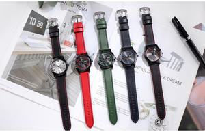 Montre-bracelet élégante et décontractée pour homme avec des marqueurs exquis Offre spéciale de vacances - Product Image 3