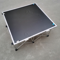 Plateforme de scène en alliage d'aluminium professionnel léger et personnalisable avec pieds pliables