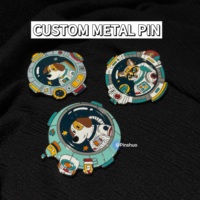 Badge en métal émaillé personnalisé en alliage de zinc avec logo sur mesure pour les magasins de détail et les coffrets cadeaux haut de gamme