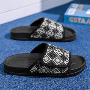 Pantuflas de Verano para Hombre y Mujer, Pantuflas Suaves de PVC, Sandalias Planas para Interiores, Zapatos de Playa para Exteriores para Hombre - Product Image 4