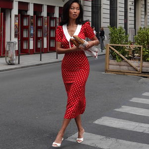 Robe moulante à pois col en V pour femme, manches courtes, taille naturelle, décontractée pour le quotidien, rouge et blanc contrastés - Product Image 1