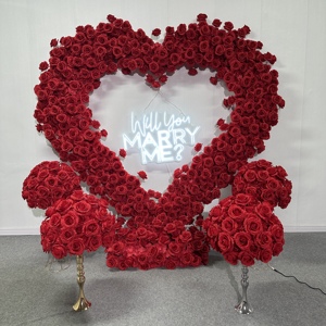 Arco floral artificial en forma de corazón T-HFA140 con flores, arco rojo en forma de corazón con flores, arco floral de 8*8 pies para decoración de bodas - Product Image 1