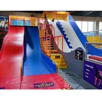 Centro de juegos para niños, laberinto interior, Castillo travieso