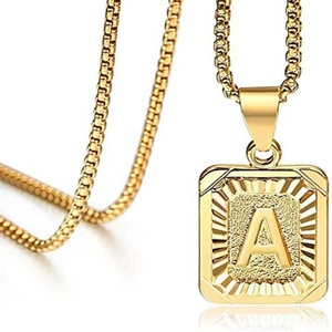 Colliers tendance 2020 en acier inoxydable plaqué or 18 carats avec initiales alphabétiques (26 lettres) - Product Image 1