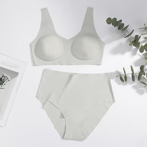 Sharicca nouveau soutien-gorge de Sport d'entraînement élégant et ensembles brefs gris ensemble de Yoga personnalisé Sport soutien-gorge culotte femme sans couture Yoga soutien-gorge ensemble - Product Image 5