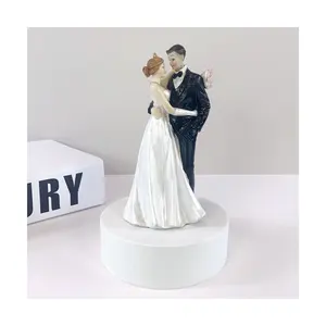 Wholesale wedding cake decoration resin dolls 13cm bride and groom wedding couples for cake topper decoration