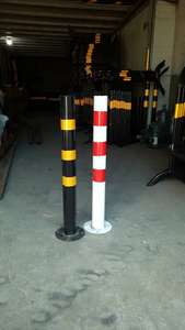 Poteau de signalisation routière en métal pour barrière de sécurité, vente directe usine - Product Image 6