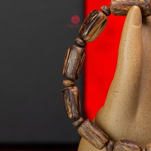 Pulsera de Agarwood Natural para Mujer, Talla Pequeña, Cuentas de Madera Premium, Joyería Elegante para Regalo - Product Image 2