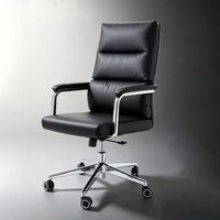 Chaise de bureau confortable avec dossier haut inclinable en cuir, design ergonomique de luxe, base chromée