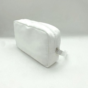 Producto riendly ecycled olyester osmetic ackaging AG akeup ortable oiletriy Ash Ouch o Ravel - Product Image 2