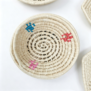 Organic Seagrass Serving Plate Perfect For <b>Rustic</b> Picnic Outdoor Party And Garden Gathering - Product Image 2