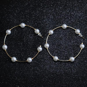 Pendientes Vintage chapados en <span class=keywords><strong>oro</strong></span> nuevo, pendientes de aro grandes, pendientes de perlas pequeñas con cuentas de perlas para niñas y mujeres - Product Image 6