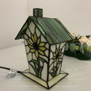 Vogelhuis Tiffany Tafellamp van Gebrandschilderd Glas Decoratie Slaapkamer Zonnebloemlamp Kinderkamer Kinderkamer Tiffany Bureaulantaarn - Product Image 2