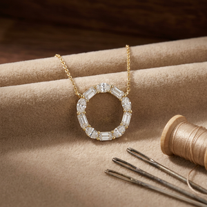 Collier pour femme en or massif 18 carats avec pendentif diamant taille baguette, cercle ouvert de luxe, bijoux fins pour tous les jours - Product Image 3