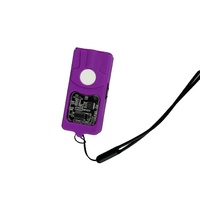 Lampe torche rechargeable pour la défense personnelle, modèle Ladies' Choice, couleur violette, avec ceinture.