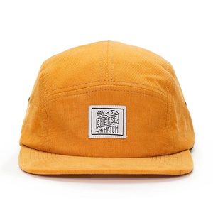 Gorra de 5 Paneles de Pana Personalizada, Gorras con Apliques de Etiquetas Tejidas Sin Estructura - Product Image 2