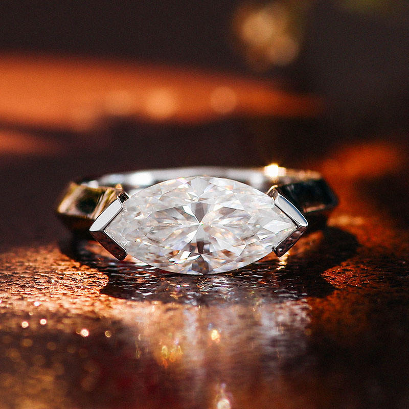 แหวนแพลทินัม PT950 โมอิสซาไนต์ 3 กะรัต