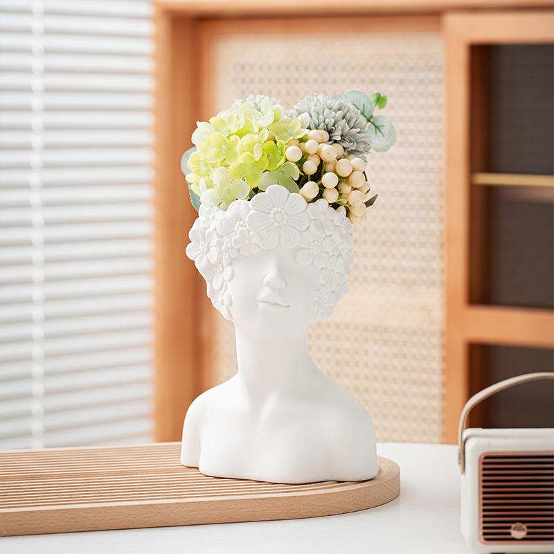 white ceramic flower vase for wedding