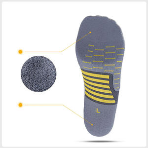 Prix d'usine OEM ODM Chaussettes de sport personnalisées absorbant la transpiration pour athlètes - Product Image 4