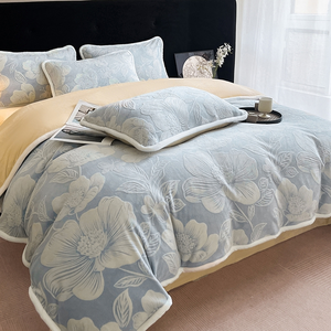 Juego de Ropa de Cama de Lujo Italiano con Diseño 3D en Terciopelo de Leche, Textura Geométrica Moderna, Microfibra que Retiene el Calor, Compra al por Mayor - Product Image 1